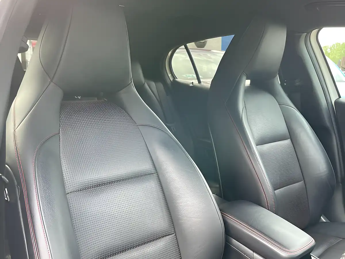 Used 2017 Mercedes-Benz Gla AMG Line (premium) White - Interior and Exterior details 12