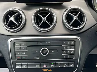 Used 2017 Mercedes-Benz Gla AMG Line (premium) White - Interior and Exterior details 16