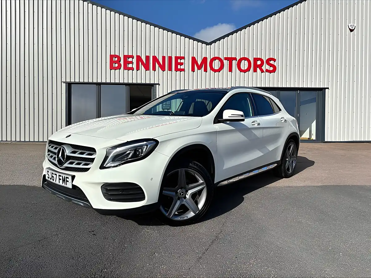 Used 2017 Mercedes-Benz Gla AMG Line White - Front View