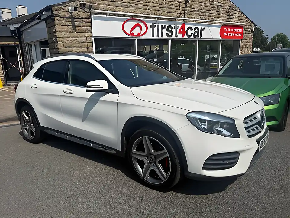 Used 2017 Mercedes-Benz Gla AMG Line White - Front View