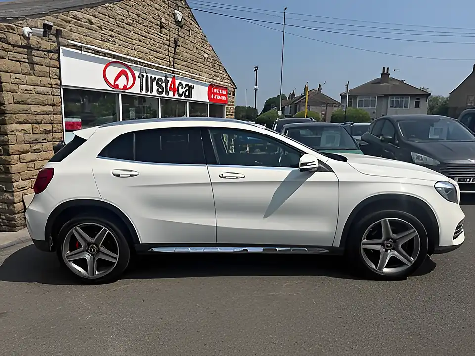 Used 2017 Mercedes-Benz Gla AMG Line White - Interior and Exterior details 6