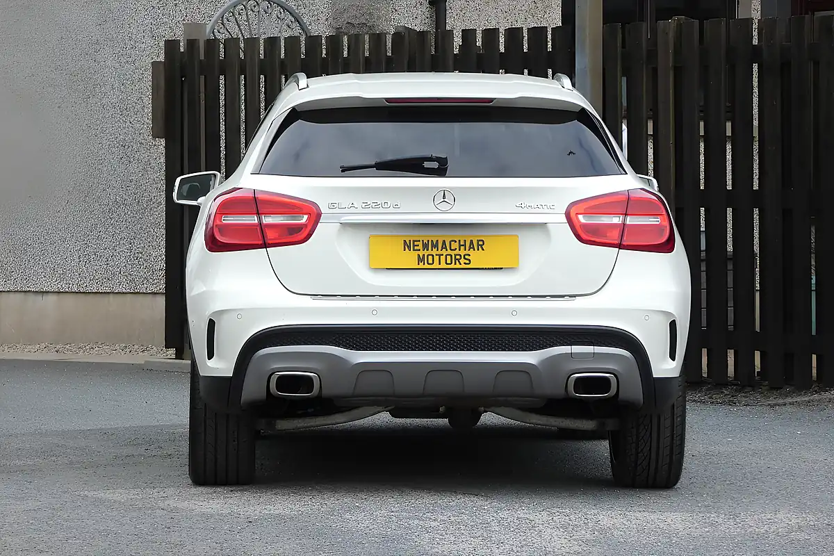Used 2017 Mercedes-Benz Gla AMG Line White - Interior and Exterior details 3