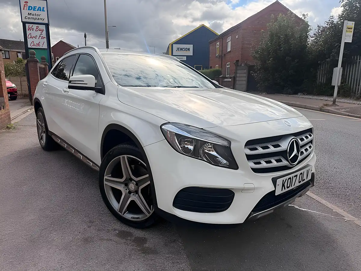 Used 2017 Mercedes-Benz Gla AMG Line White - Front View