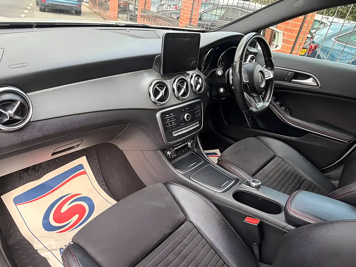 Used 2017 Mercedes-Benz Gla AMG Line White - Interior and Exterior details 13
