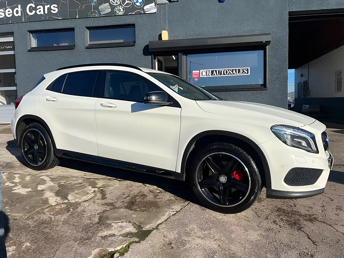Used 2017 Mercedes-Benz Gla AMG Line White - Interior and Exterior details 3