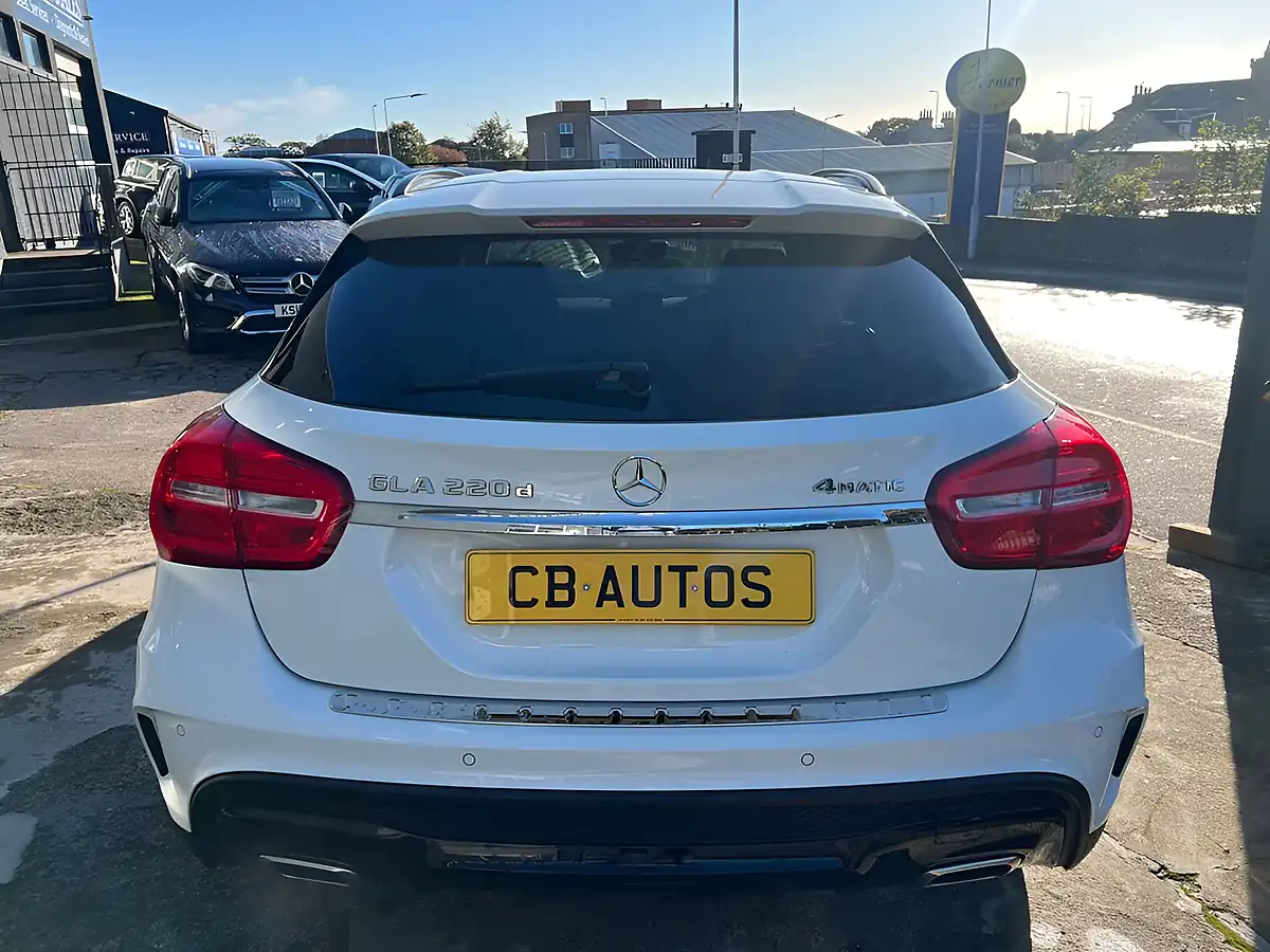 Used 2017 Mercedes-Benz Gla AMG Line White - Interior and Exterior details 5