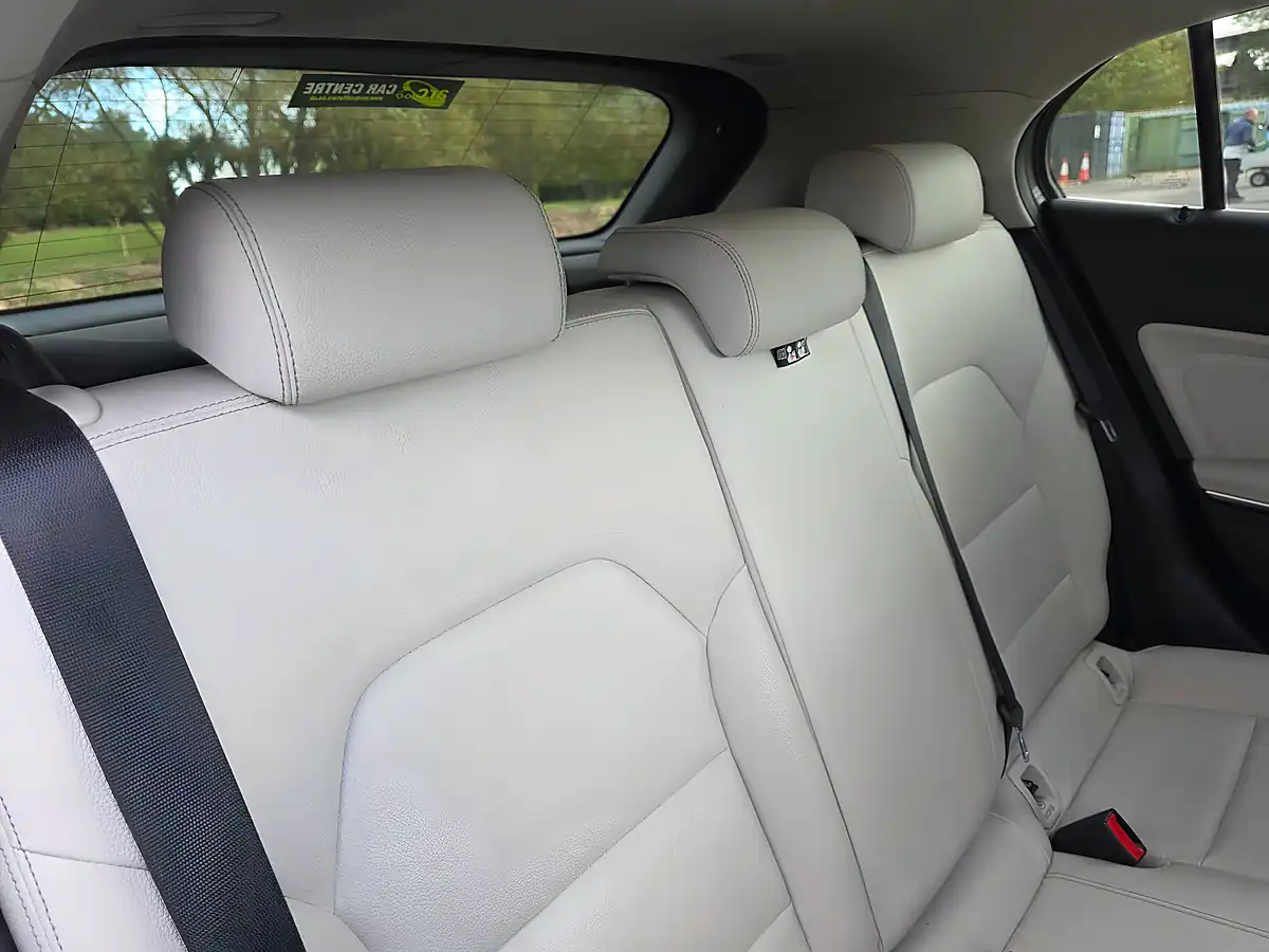 Used 2017 Mercedes-Benz Gla Se Grey - Interior and Exterior details 11