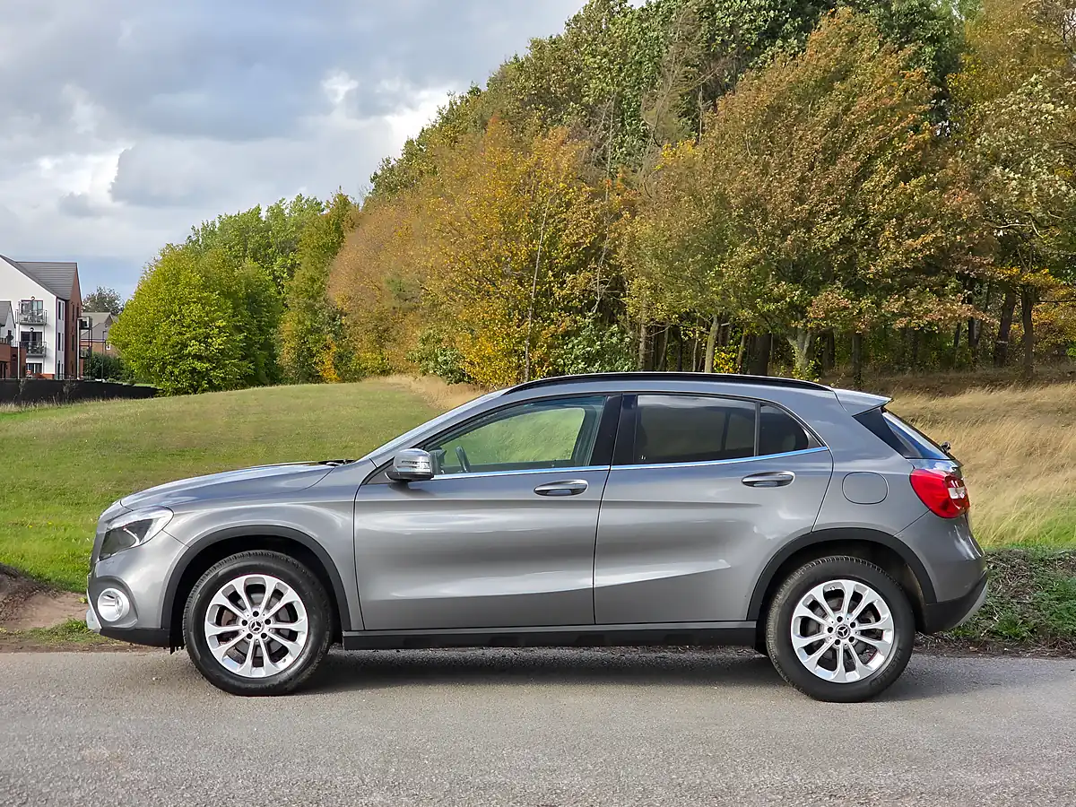 Used 2017 Mercedes-Benz Gla Se Grey - Interior and Exterior details 4