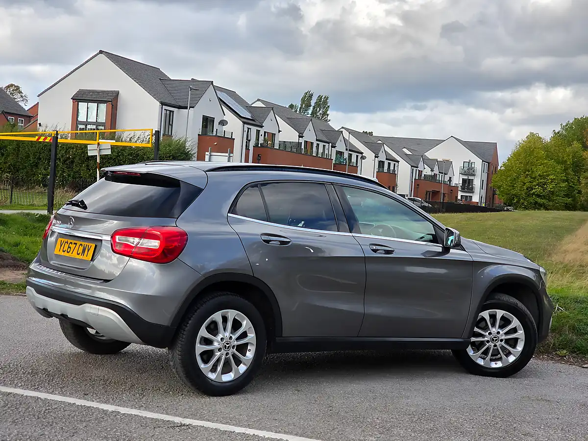Used 2017 Mercedes-Benz Gla Se Grey - Interior and Exterior details 7
