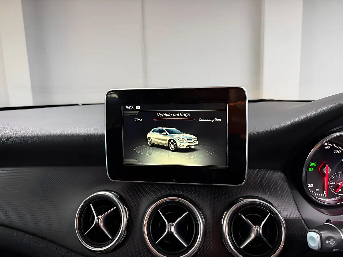 Used 2017 Mercedes-Benz Gla Se Mountain Grey - Interior and Exterior details 14