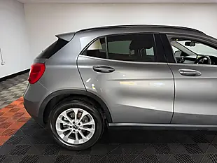 Used 2017 Mercedes-Benz Gla Se Mountain Grey - Interior and Exterior details 8