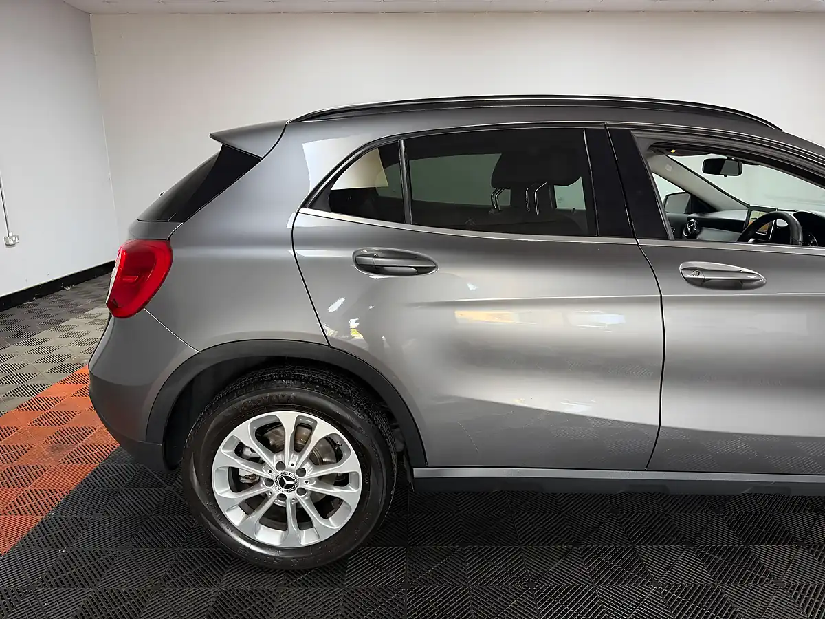 Used 2017 Mercedes-Benz Gla Se Mountain Grey - Interior and Exterior details 8