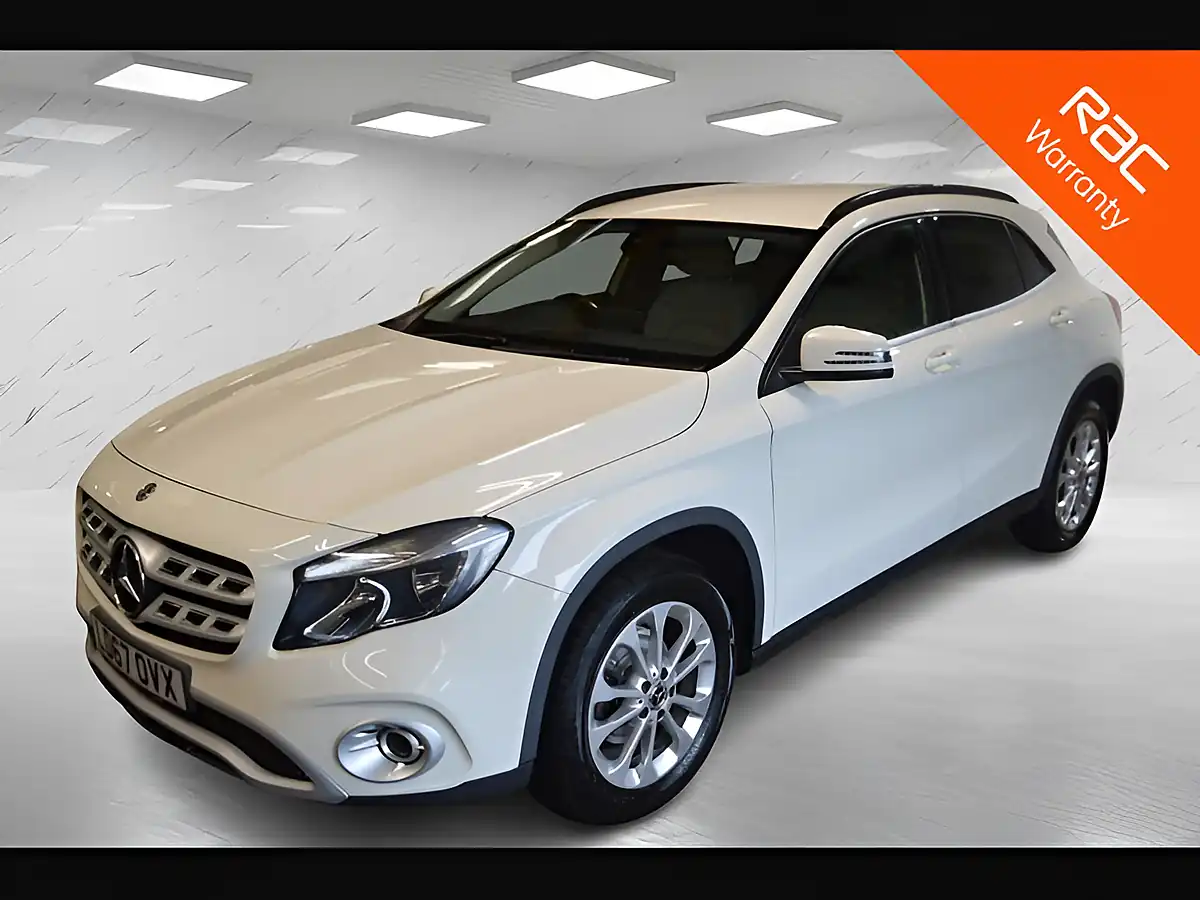 Used 2017 Mercedes-Benz Gla Se White - Front View