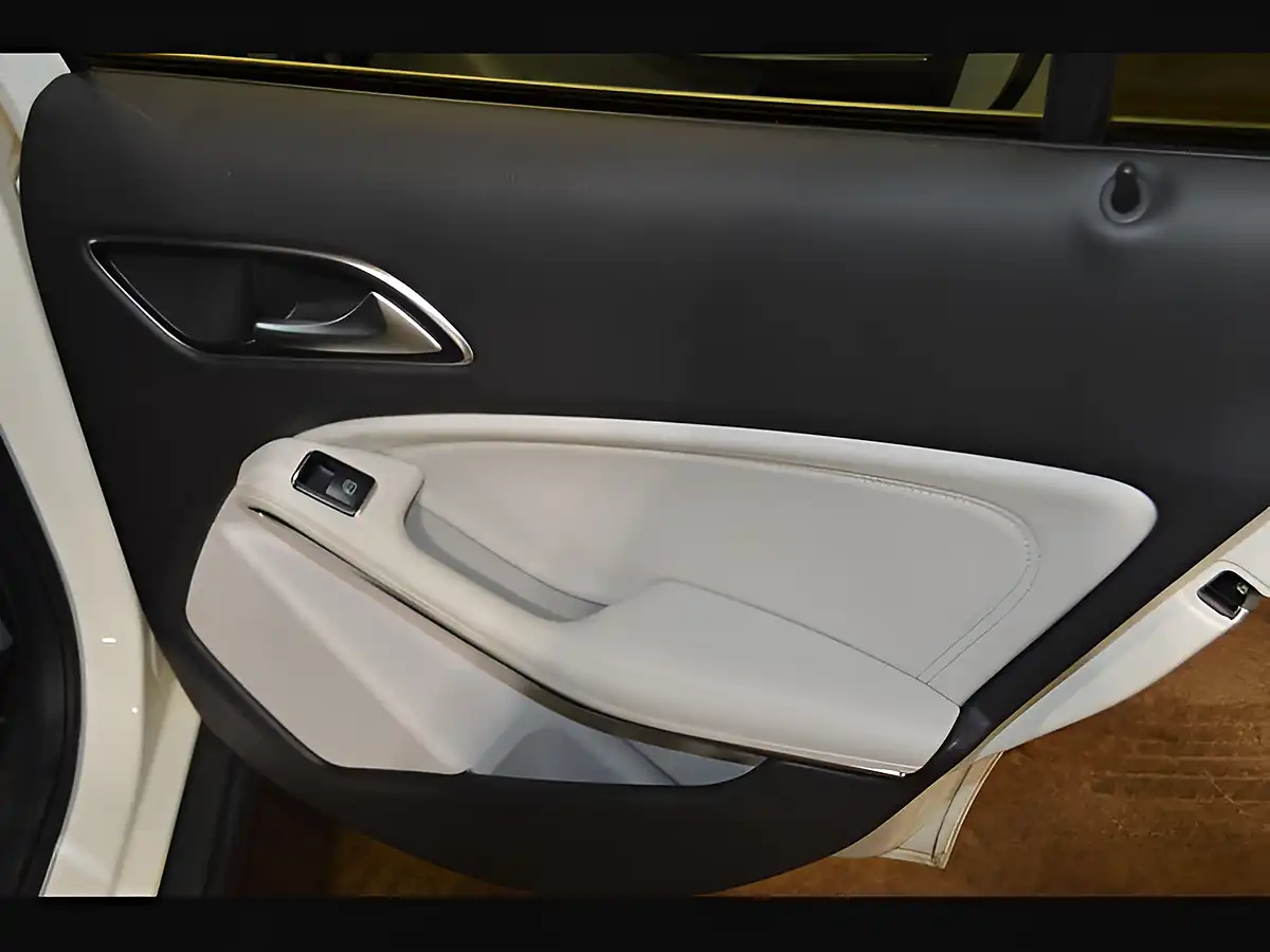 Used 2017 Mercedes-Benz Gla Se White - Interior and Exterior details 13
