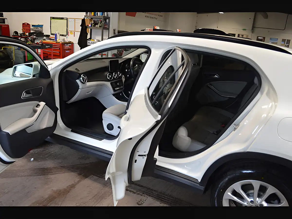 Used 2017 Mercedes-Benz Gla Se White - Interior and Exterior details 14