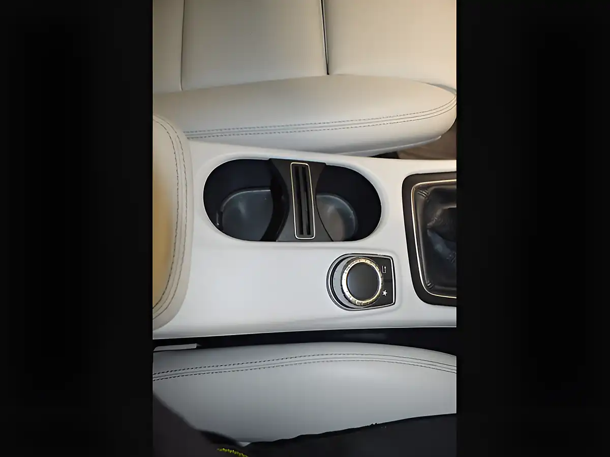 Used 2017 Mercedes-Benz Gla Se White - Interior and Exterior details 16