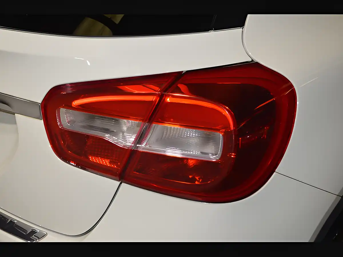 Used 2017 Mercedes-Benz Gla Se White - Interior and Exterior details 17