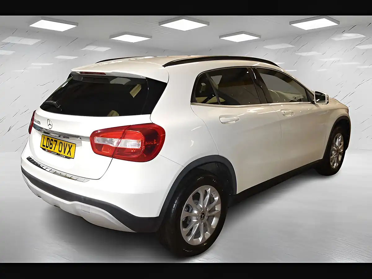 Used 2017 Mercedes-Benz Gla Se White - Interior and Exterior details 6