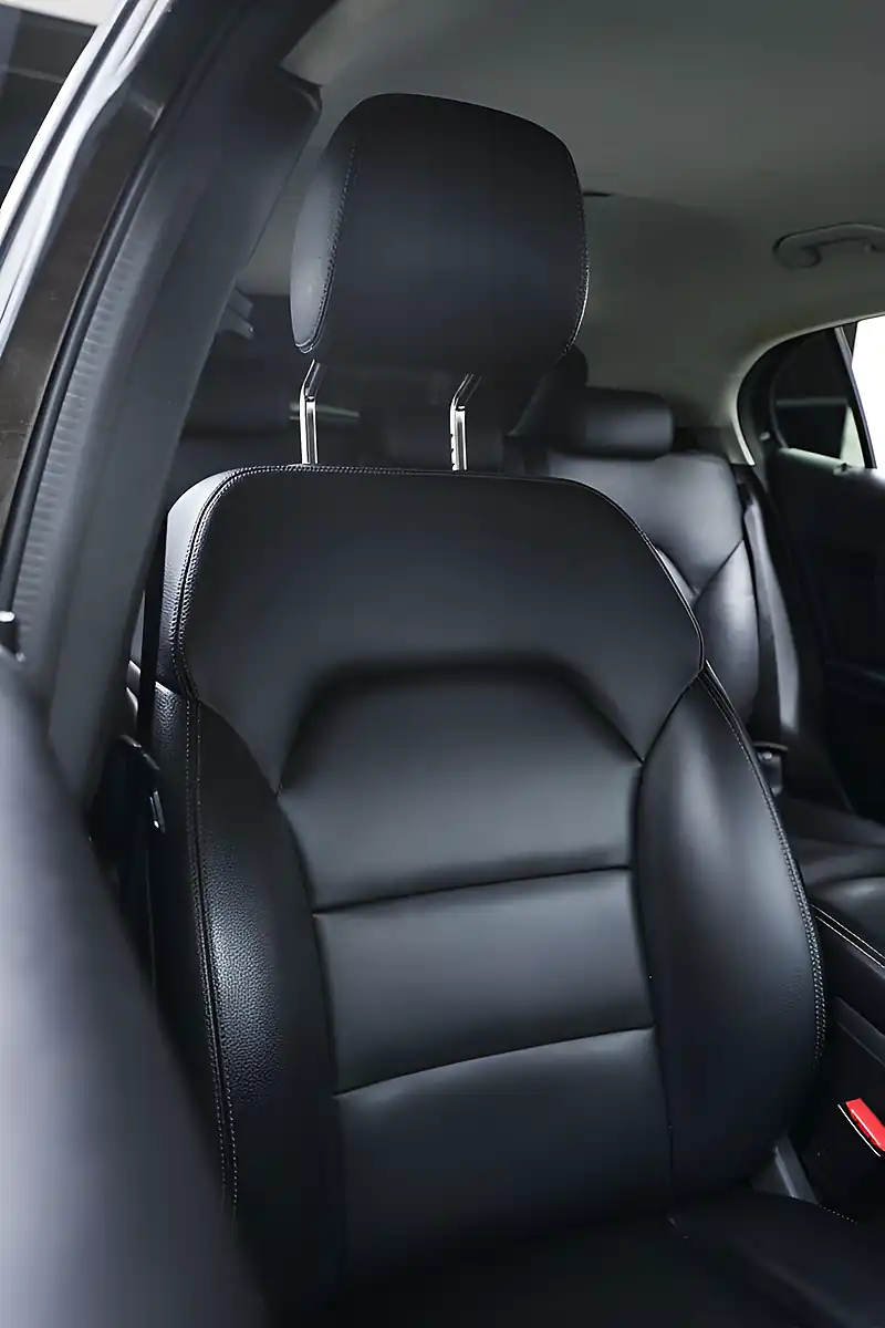 Used 2017 Mercedes-Benz Gla Sport Executive Bronze - Interior and Exterior details 10