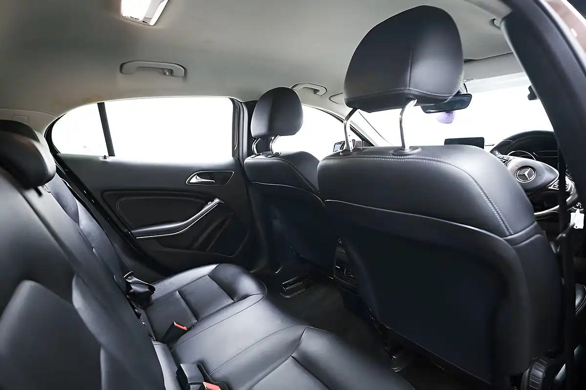 Used 2017 Mercedes-Benz Gla Sport Executive Bronze - Interior and Exterior details 12