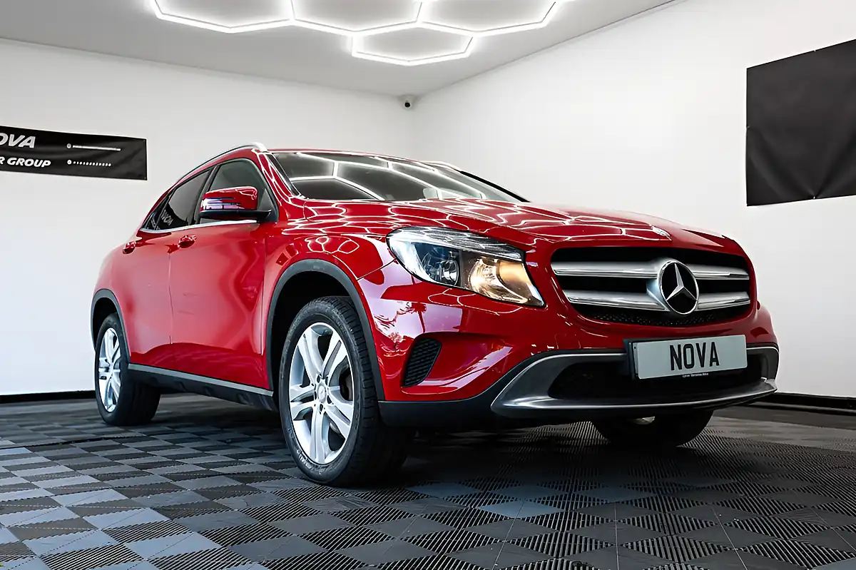 Used 2017 Mercedes-Benz Gla Sport Executive Jupiter Red - Interior and Exterior details 4