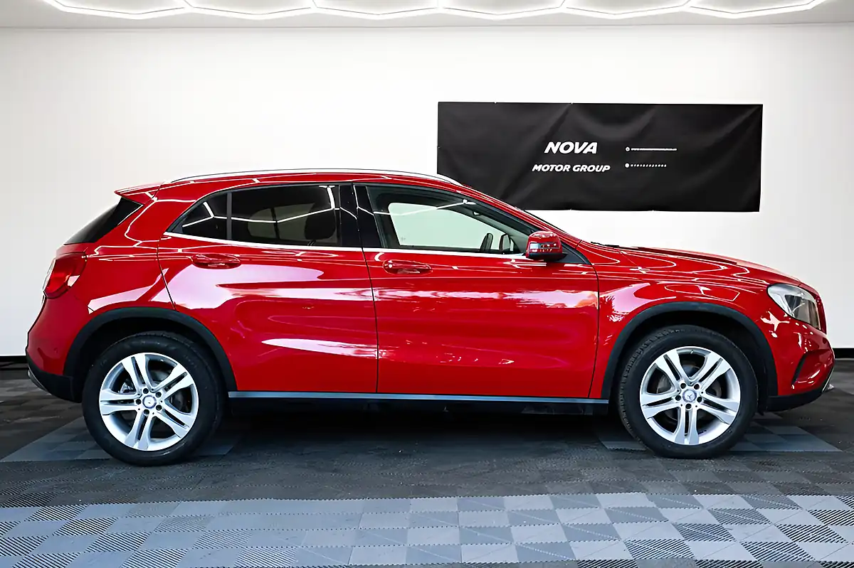 Used 2017 Mercedes-Benz Gla Sport Executive Jupiter Red - Interior and Exterior details 5