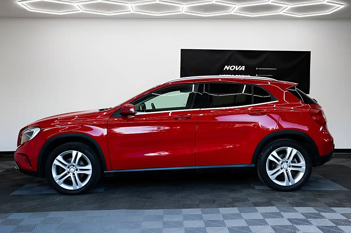 Used 2017 Mercedes-Benz Gla Sport Executive Jupiter Red - Interior and Exterior details 6