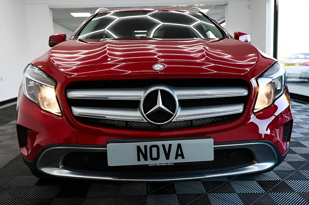 Used 2017 Mercedes-Benz Gla Sport Executive Jupiter Red - Interior and Exterior details 8