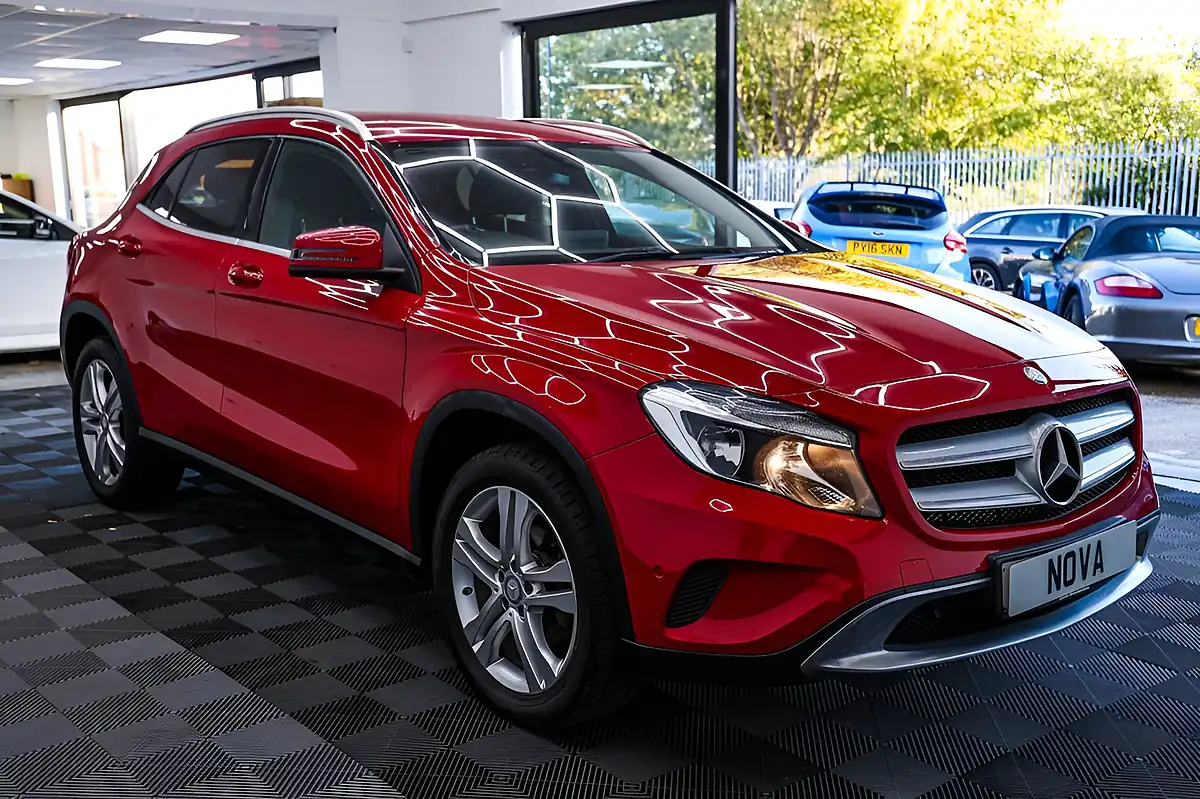 Used 2017 Mercedes-Benz Gla Sport Executive Jupiter Red - Interior and Exterior details 9