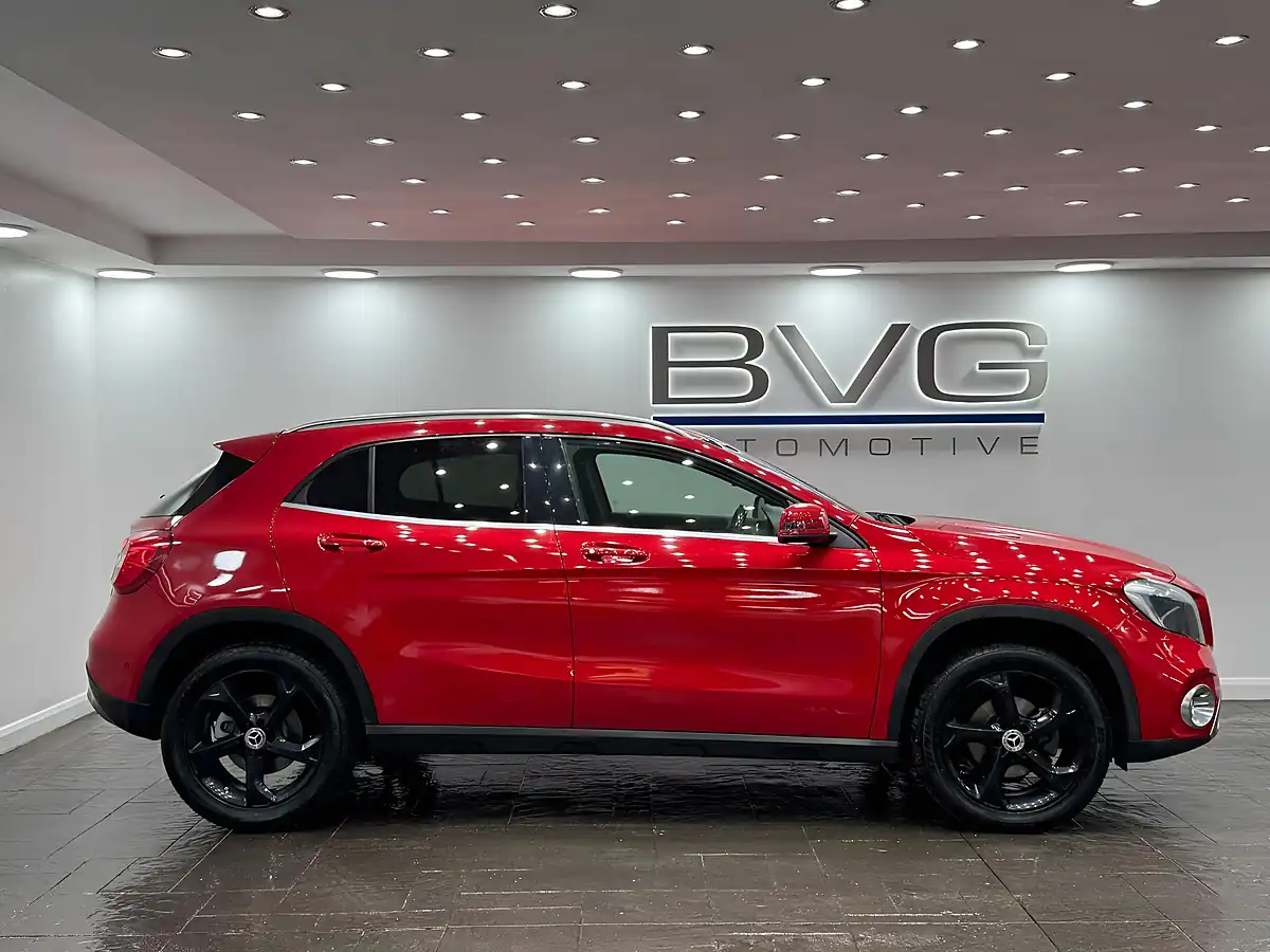 Used 2017 Mercedes-Benz Gla Sport (executive) Red - Interior and Exterior details 10