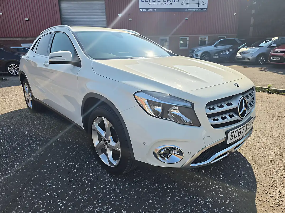 Used 2017 Mercedes-Benz Gla Sport Executive White - Front View