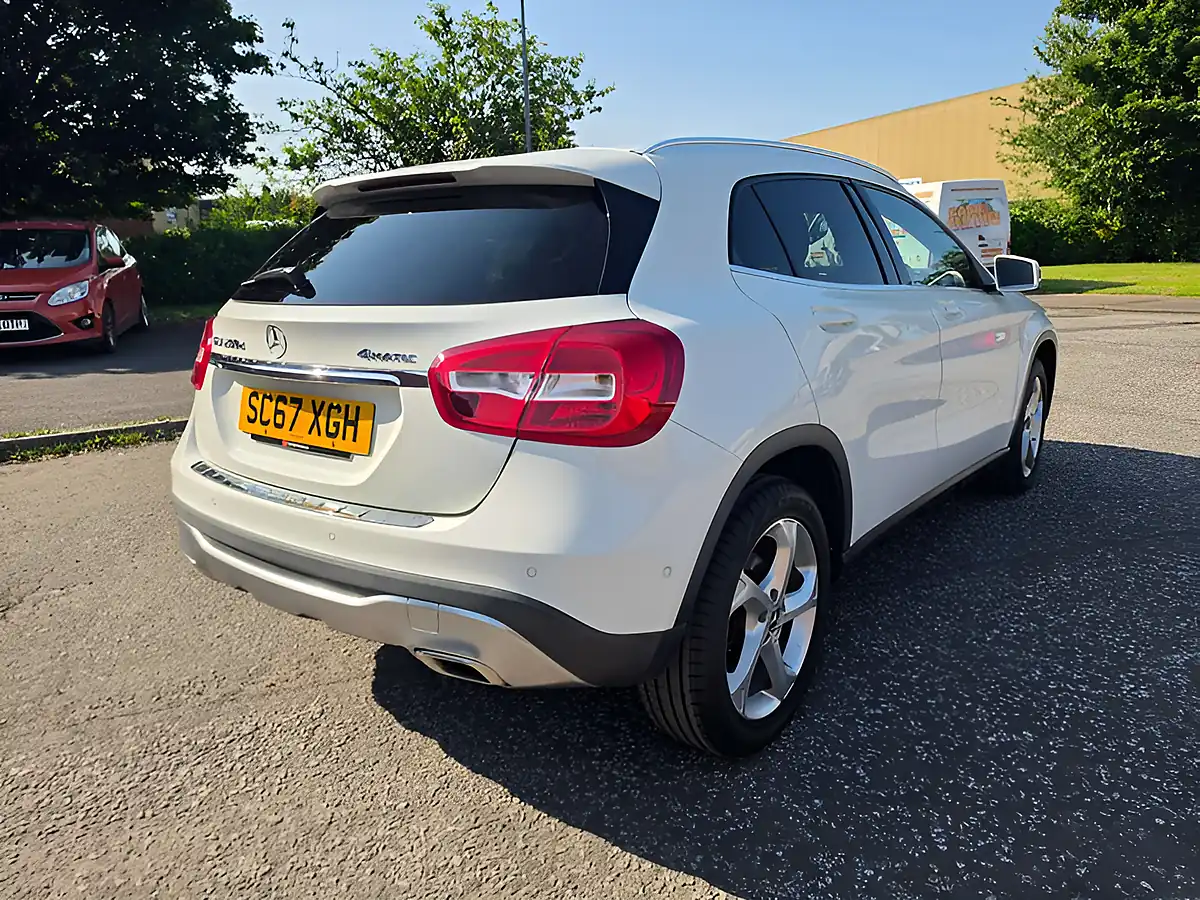 Used 2017 Mercedes-Benz Gla Sport Executive White - Interior and Exterior details 15