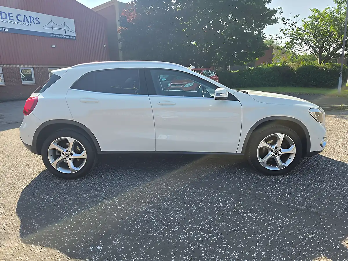 Used 2017 Mercedes-Benz Gla Sport Executive White - Interior and Exterior details 16
