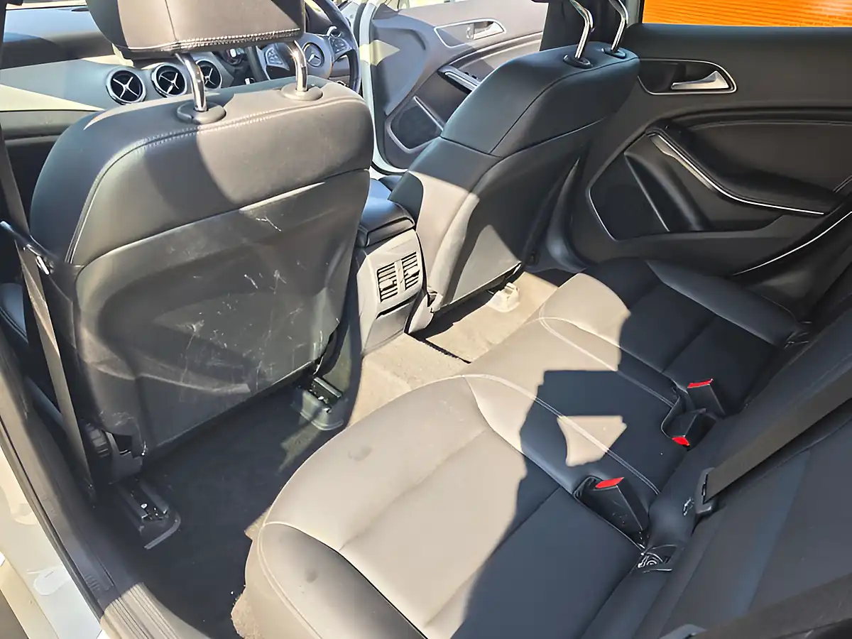 Used 2017 Mercedes-Benz Gla Sport Executive White - Interior and Exterior details 19