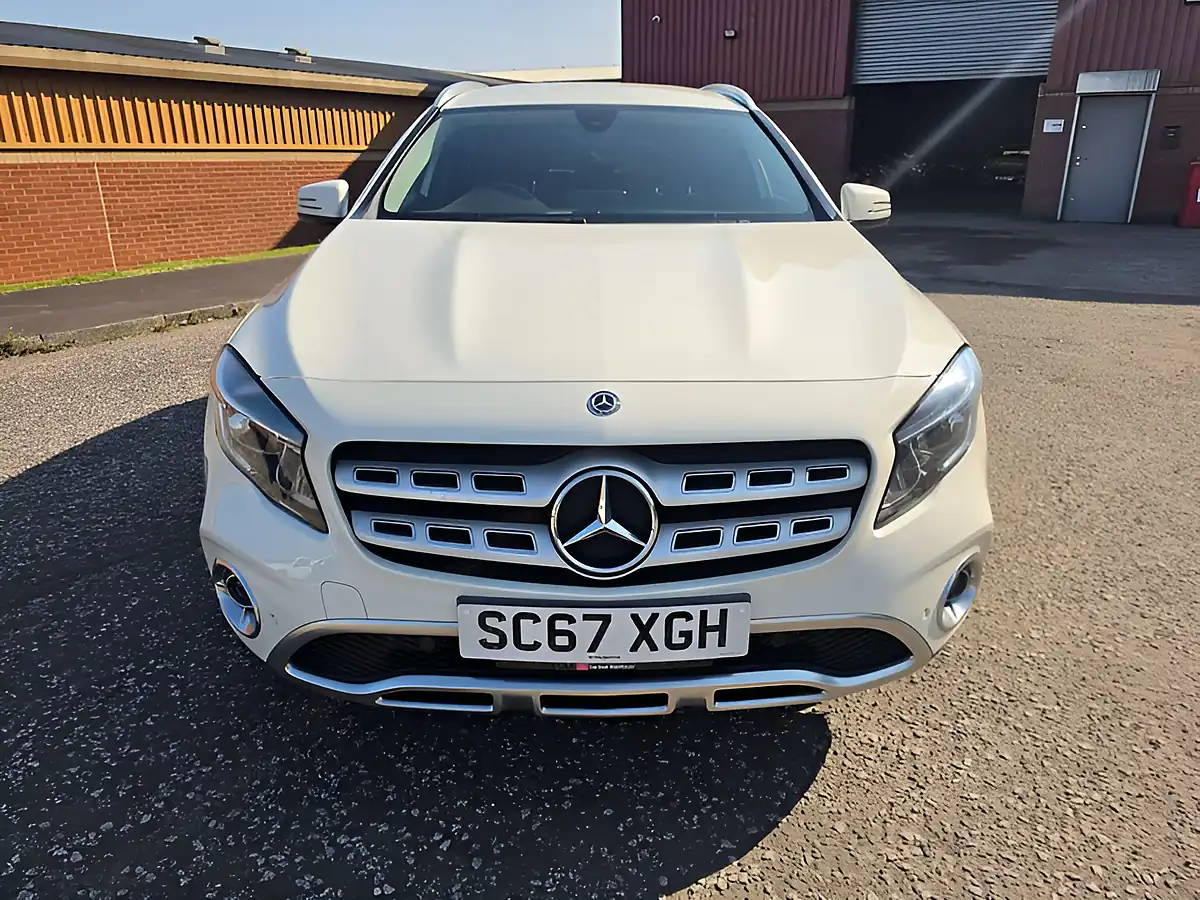 Used 2017 Mercedes-Benz Gla Sport Executive White - Interior and Exterior details 2