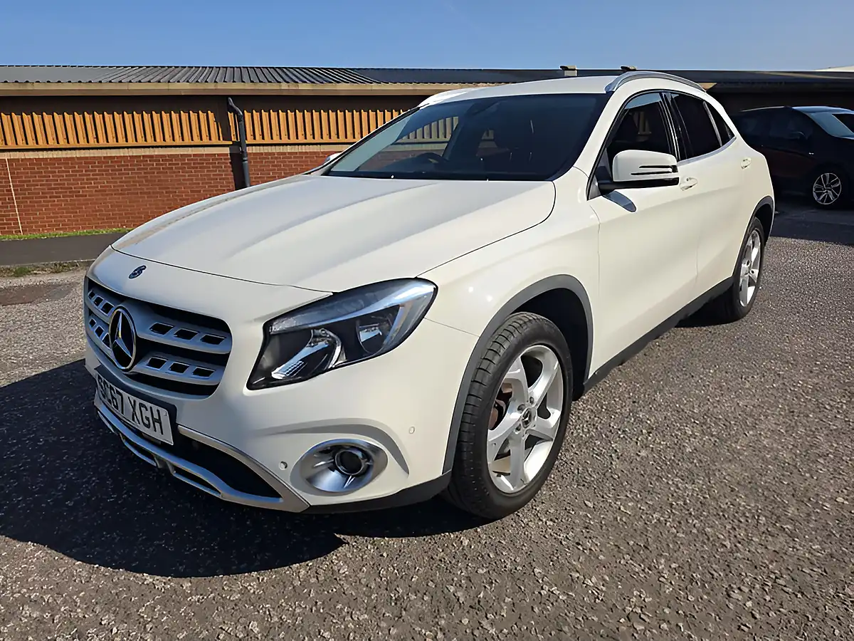 Used 2017 Mercedes-Benz Gla Sport Executive White - Interior and Exterior details 3