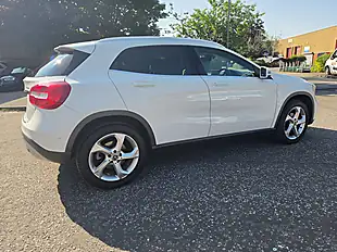 Used 2017 Mercedes-Benz Gla Sport Executive White - Interior and Exterior details 6