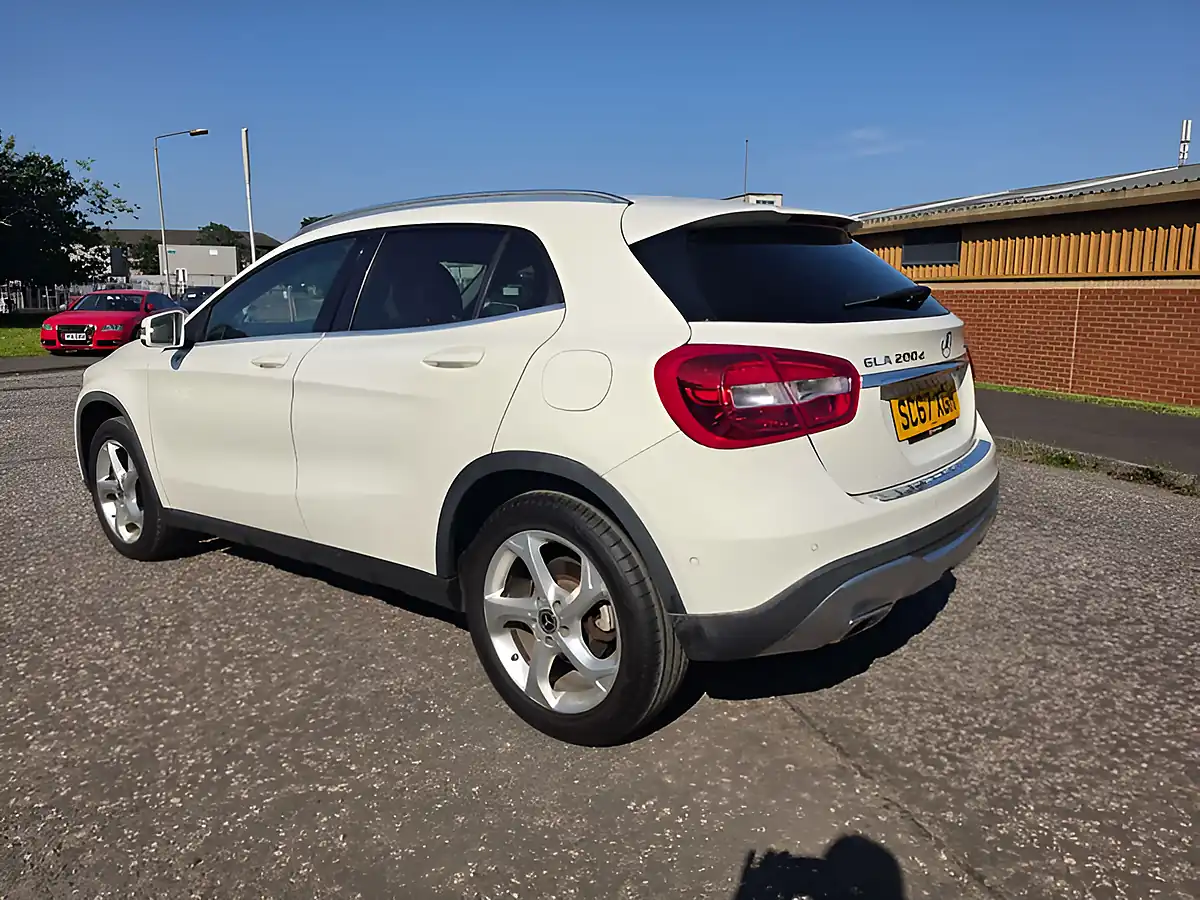 Used 2017 Mercedes-Benz Gla Sport Executive White - Interior and Exterior details 8