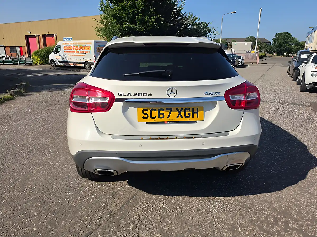 Used 2017 Mercedes-Benz Gla Sport Executive White - Interior and Exterior details 9