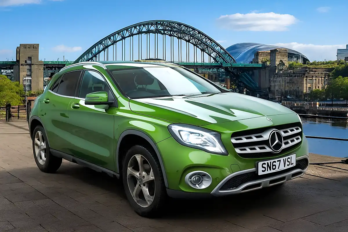 Used 2017 Mercedes-Benz Gla Sport Green - Front View