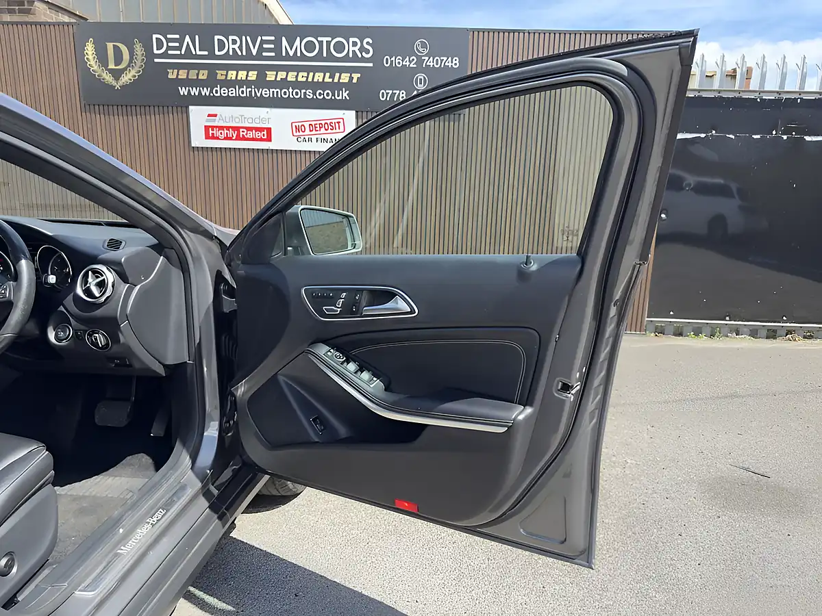 Used 2017 Mercedes-Benz Gla Sport (premium Plus) Grey - Interior and Exterior details 10