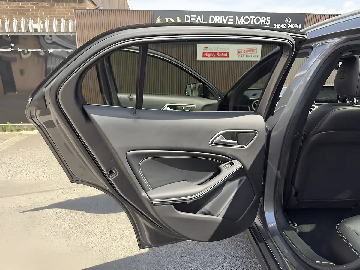 Used 2017 Mercedes-Benz Gla Sport (premium Plus) Grey - Interior and Exterior details 12