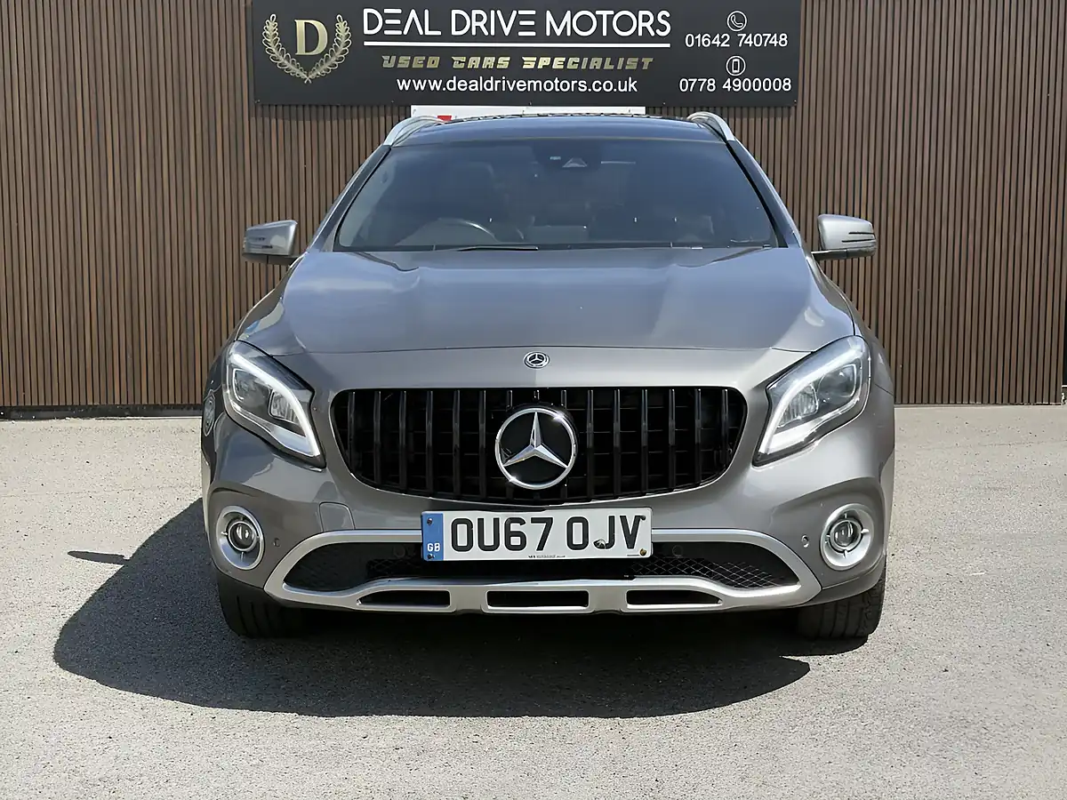 Used 2017 Mercedes-Benz Gla Sport (premium Plus) Grey - Interior and Exterior details 2