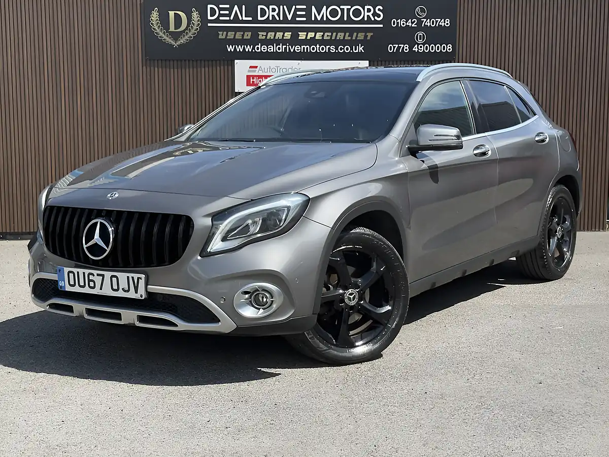 Used 2017 Mercedes-Benz Gla Sport (premium Plus) Grey - Interior and Exterior details 3