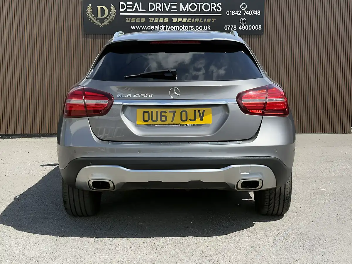 Used 2017 Mercedes-Benz Gla Sport (premium Plus) Grey - Interior and Exterior details 6