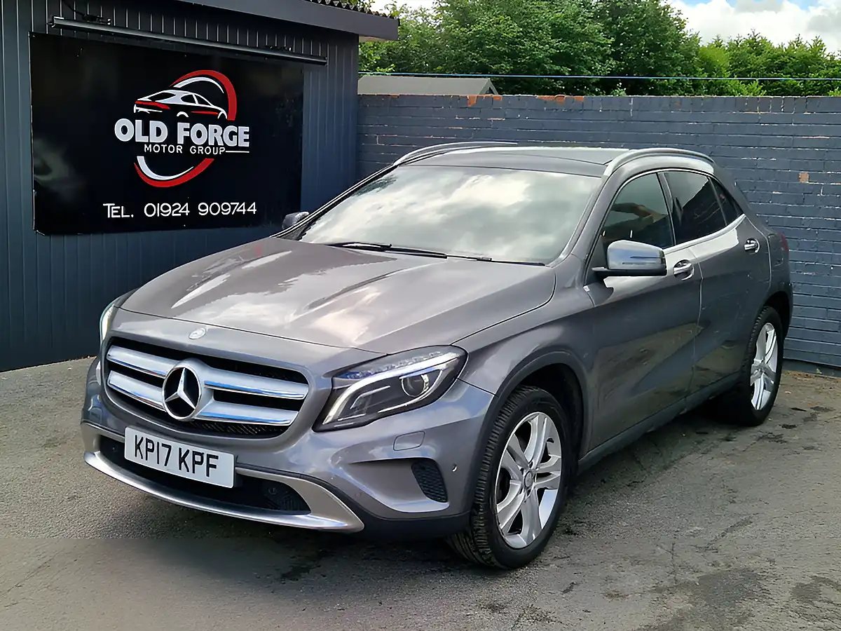 Used 2017 Mercedes-Benz Gla Sport (premium Plus) Grey - Front View