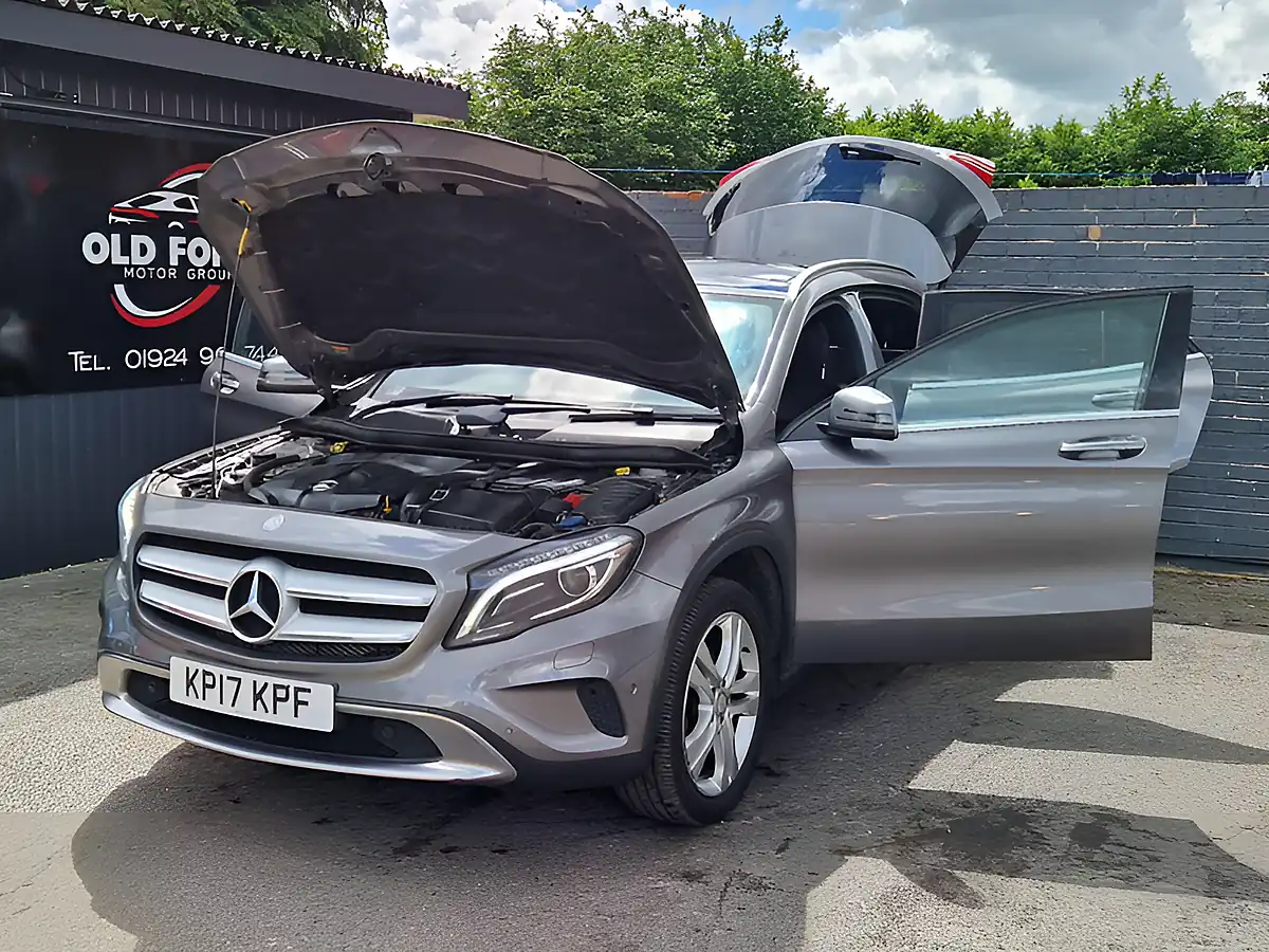 Used 2017 Mercedes-Benz Gla Sport (premium Plus) Grey - Interior and Exterior details 10