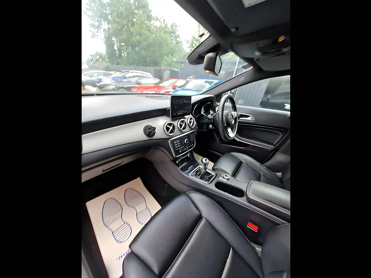 Used 2017 Mercedes-Benz Gla Sport (premium Plus) Grey - Interior and Exterior details 16