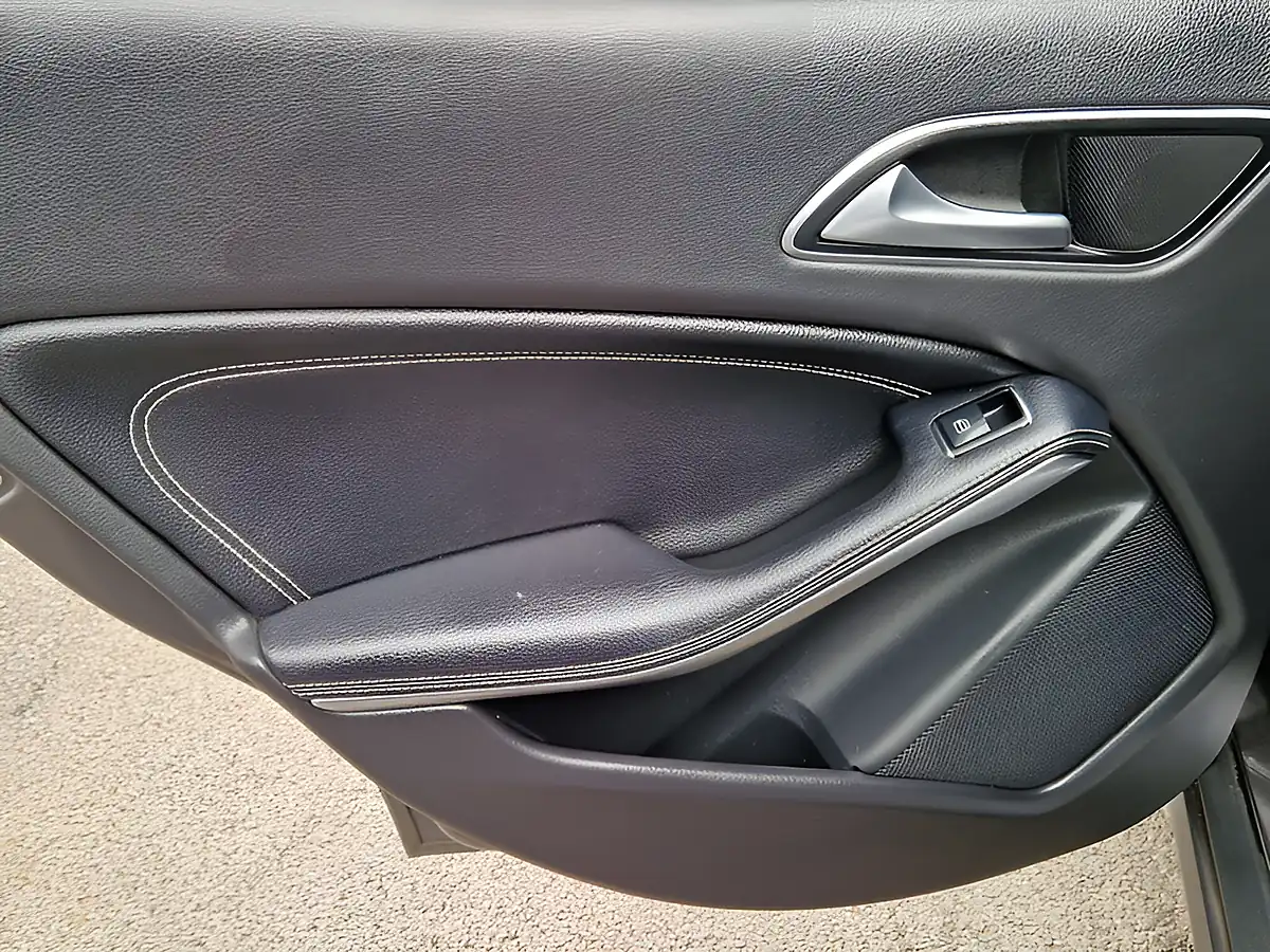Used 2017 Mercedes-Benz Gla Sport (premium Plus) Grey - Interior and Exterior details 17