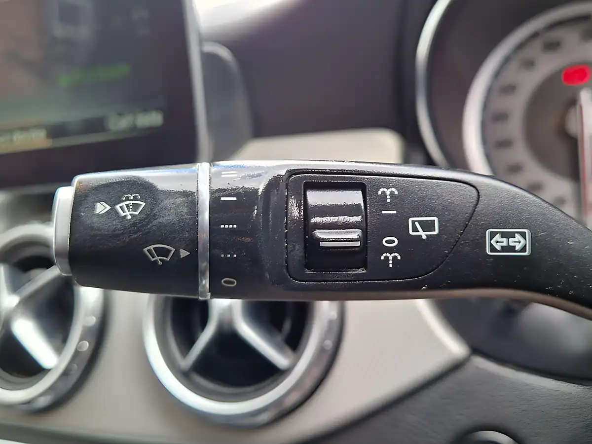 Used 2017 Mercedes-Benz Gla Sport (premium Plus) Grey - Interior and Exterior details 18